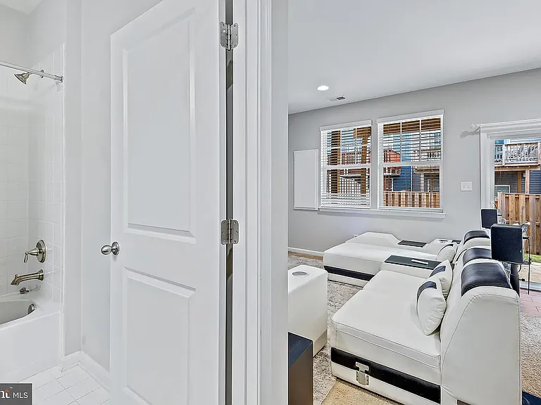 6509 Britannic Pl — Photo 20