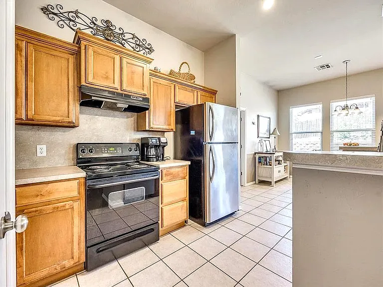 516 Woodsong Dr — Photo 8