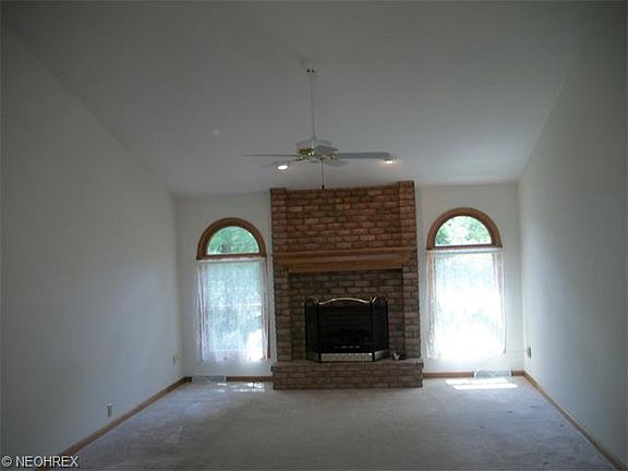 3rd image of 1303 Oakmont Dr