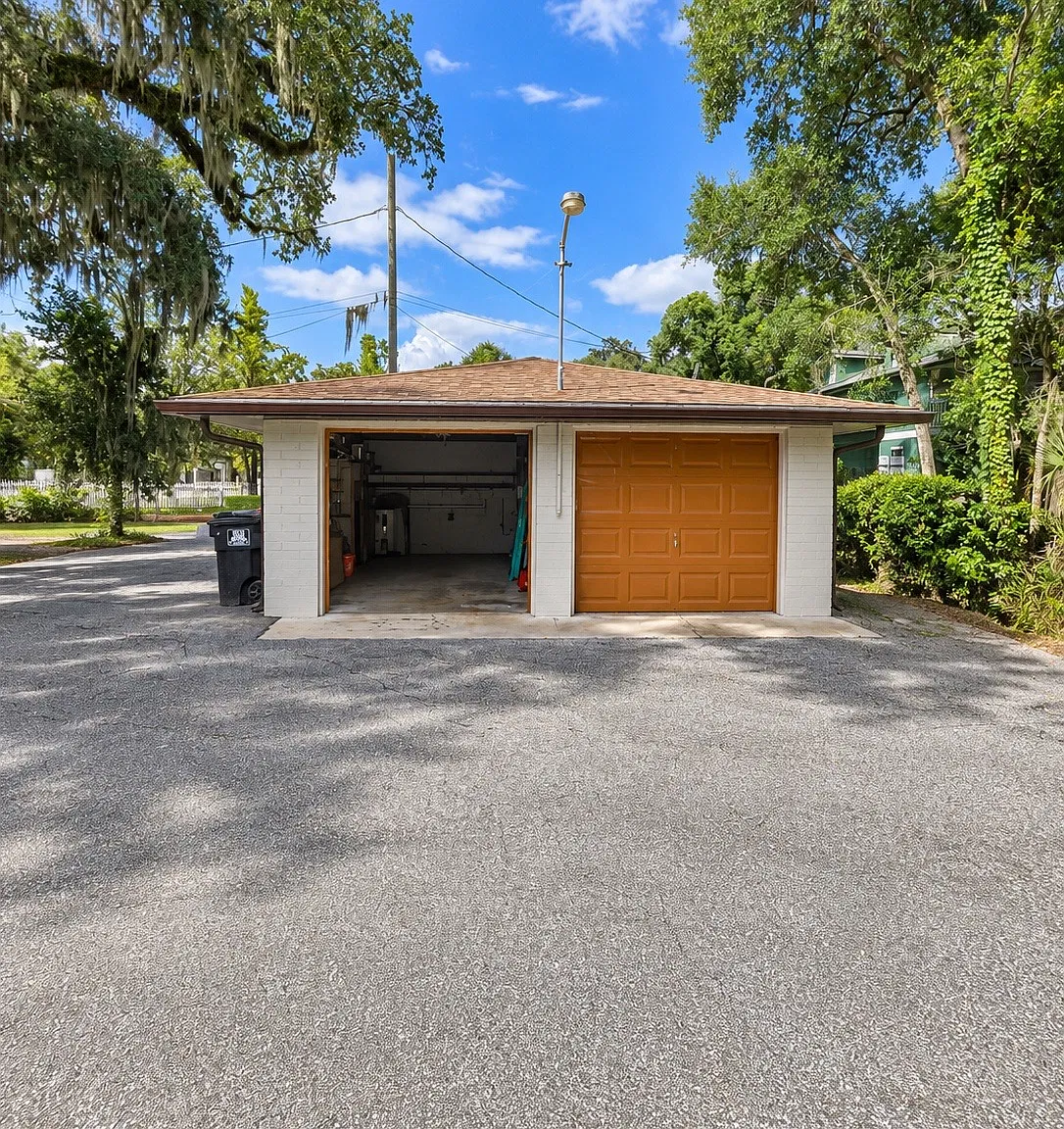 2 bed, 823 sqft, $1,750 — Photo 2
