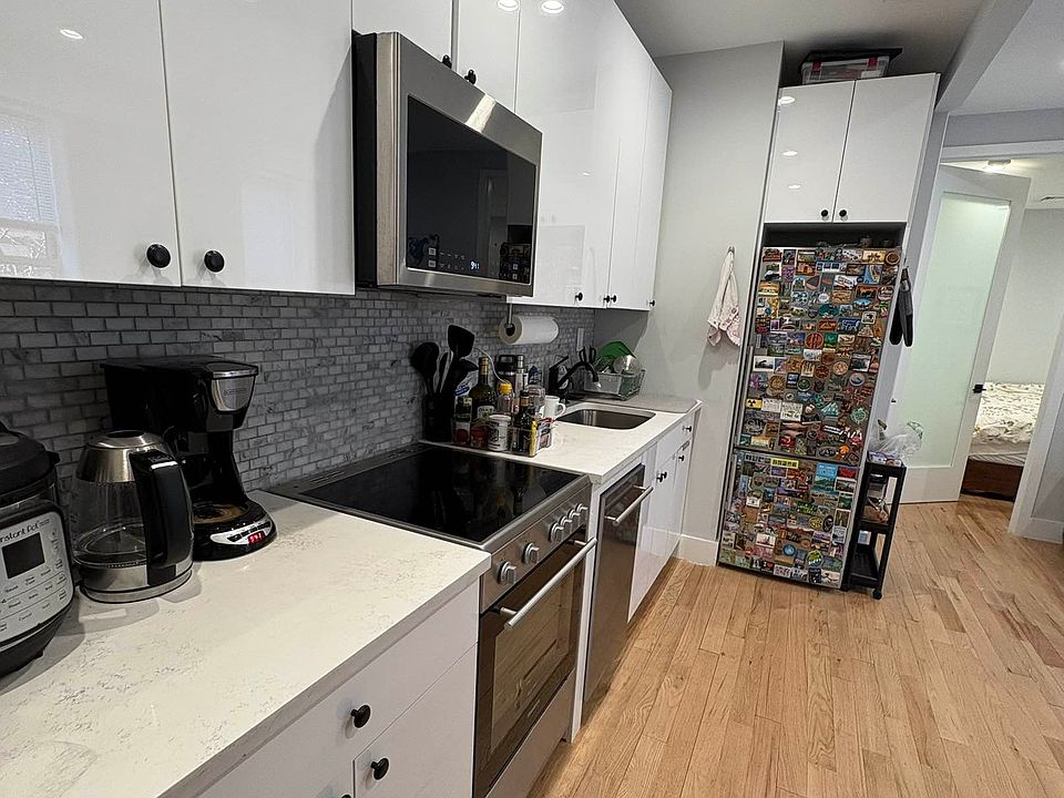 1st image of 1022 Lexington Ave APT 4
