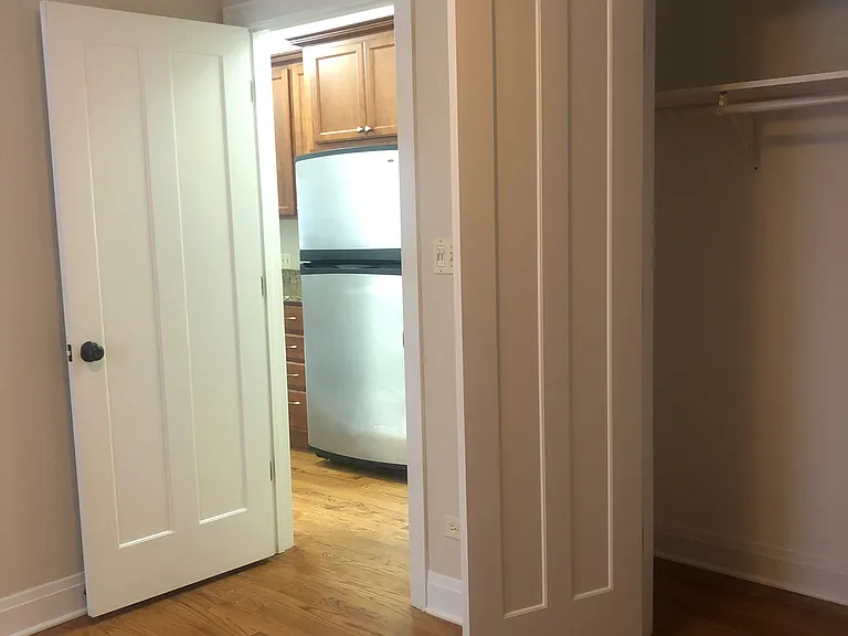 2706 W Ainslie St #2E — Photo 17