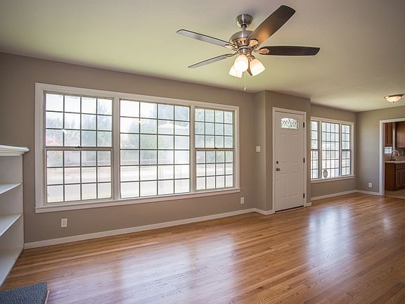 5th image of 3741 Presidio St