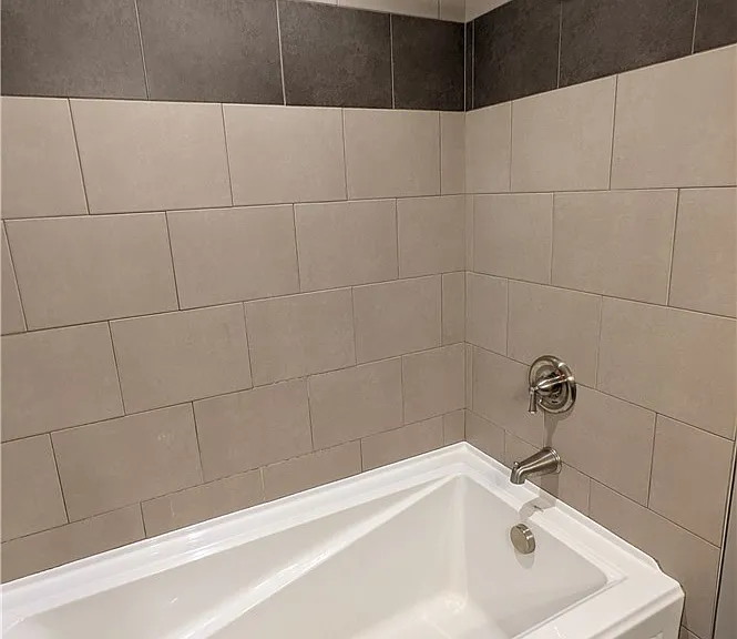 149 Swan St #404 — Photo 15
