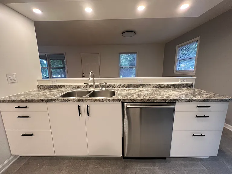 6 Trotter Pl — Photo 21