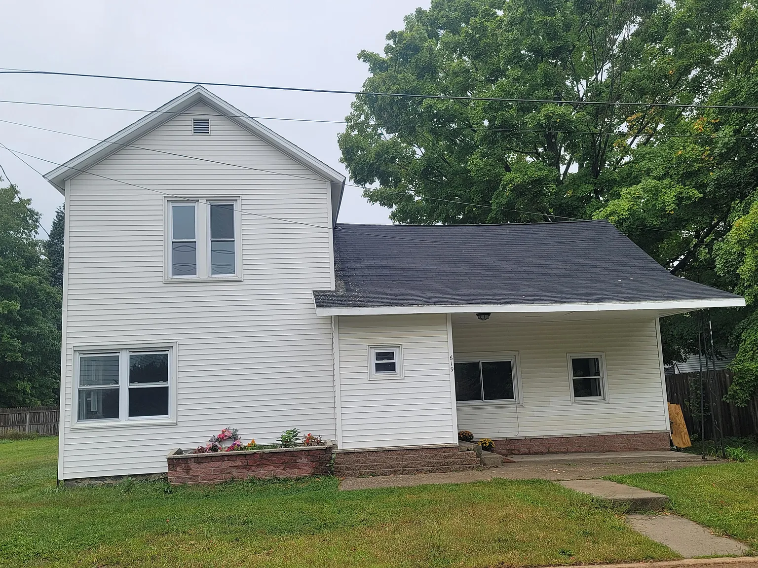 619 Finley Ave photo 1