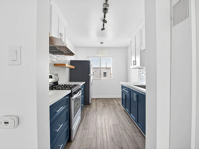 936 Cedar Avenue — Photo 8
