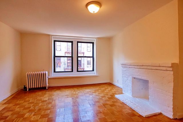 1st image of 189 W 10th St #10