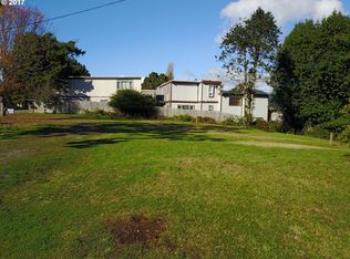 220 Del Norte Ln, Brookings, OR 97415