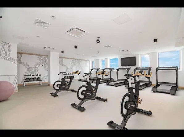 71-02 Parsons Boulevard image 2 of 10