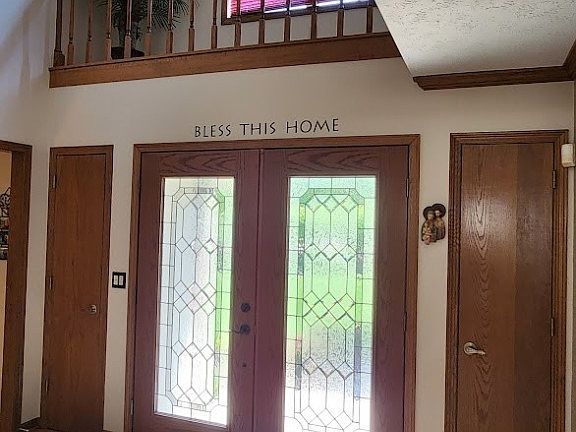 3rd image of 10570 Kings Way