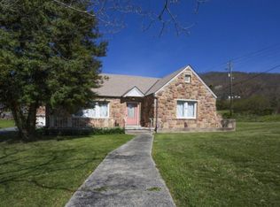 315 E Forrest St, La Follette, TN 37766