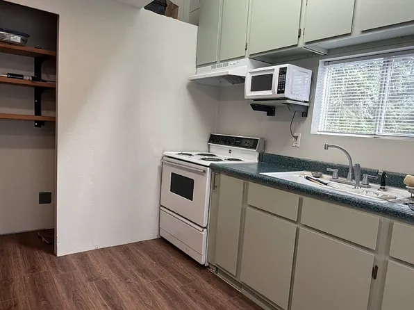 20 NE Saber Dr, Belfair, WA 98528