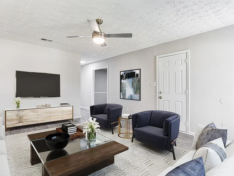 The Ellis Apartments — Photo 8