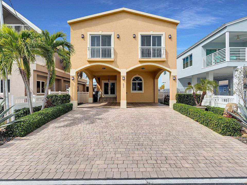 1st image of 226 Normandy Dr