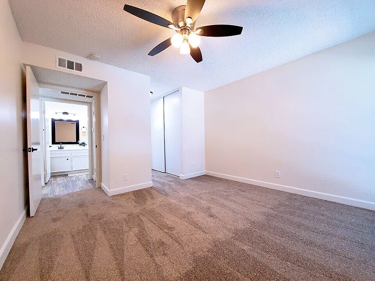 Alpine Terrace Apartments — Photo 14