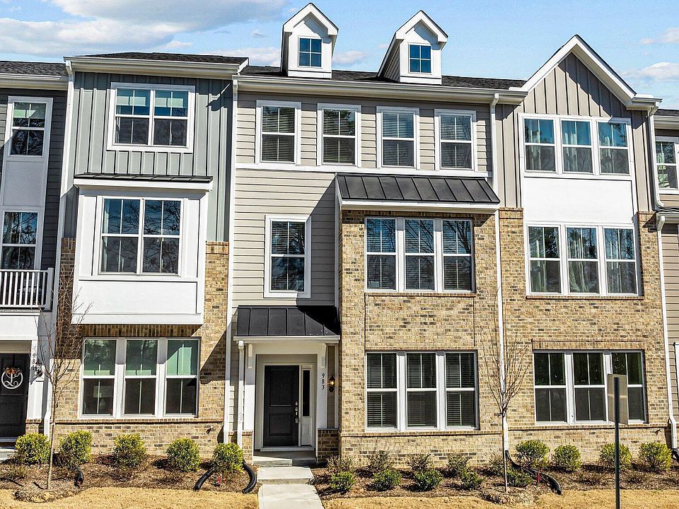 1st image of 983 Parkstone Towne Blvd