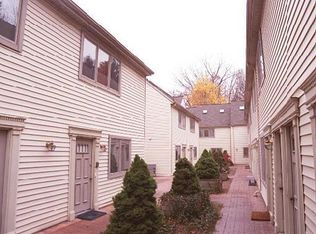 141 Grove St APT J, Stamford, CT 06901