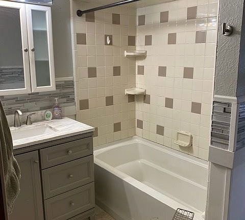 5th image of 520 N 10th St