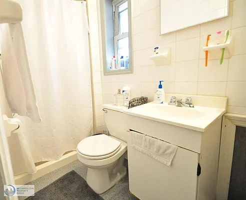 Rented by Metropolitan Property Group | media 17