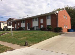 3841 Wilkes Ave, Davenport, IA 52806