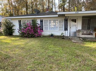 504 Leon St E, Douglas, GA 31533
