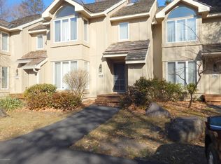 525 Rondaxe Ln, Pocono Pines, PA 18350