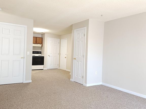 2nd image of 11 Saint James Pl