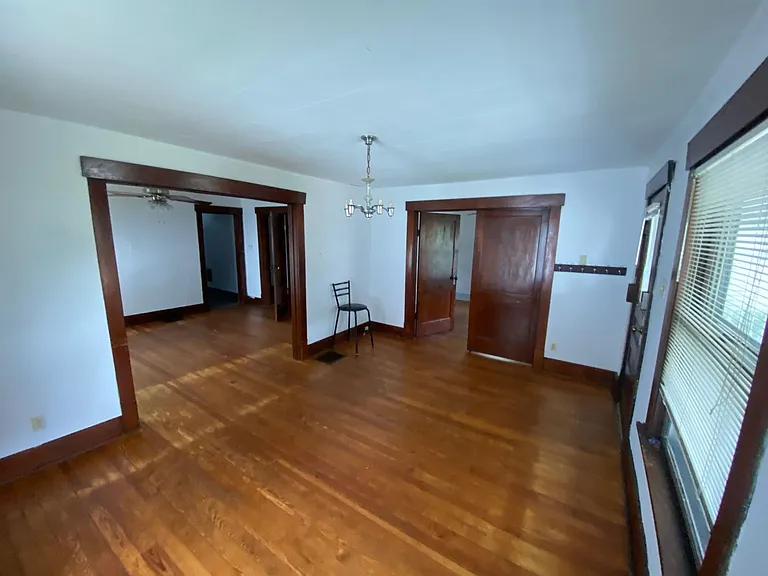 1427 S Washington St — Photo 13