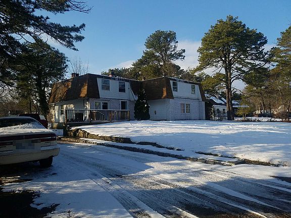 2nd image of 46 Crooked Pine Dr