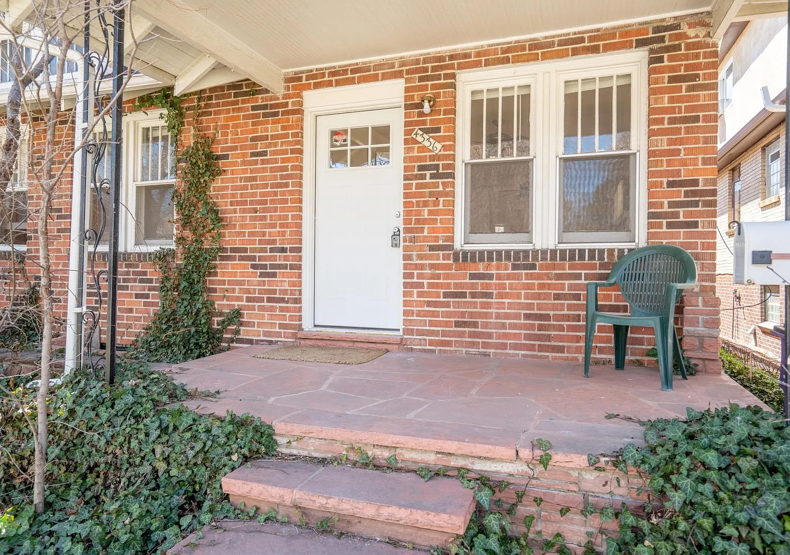 Spacious 2 bedroom home in the heart of City — Photo 2