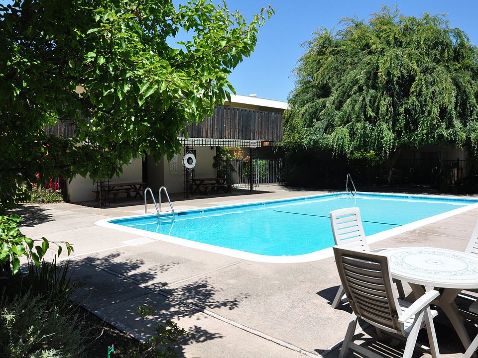 2nd image of 845 Las Gallinas Ave APT 20