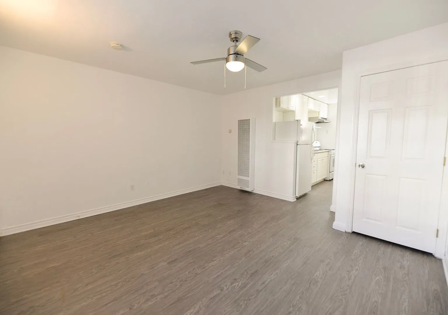 2601 S. El Camino Real — Photo 2