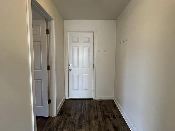 4th image of 1633 10th Ave W APT 04