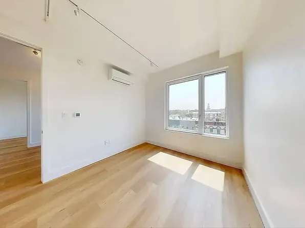 639 East 28th Street image 7 of 15