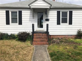 218 Hickory Ave, Newport News, VA 23607