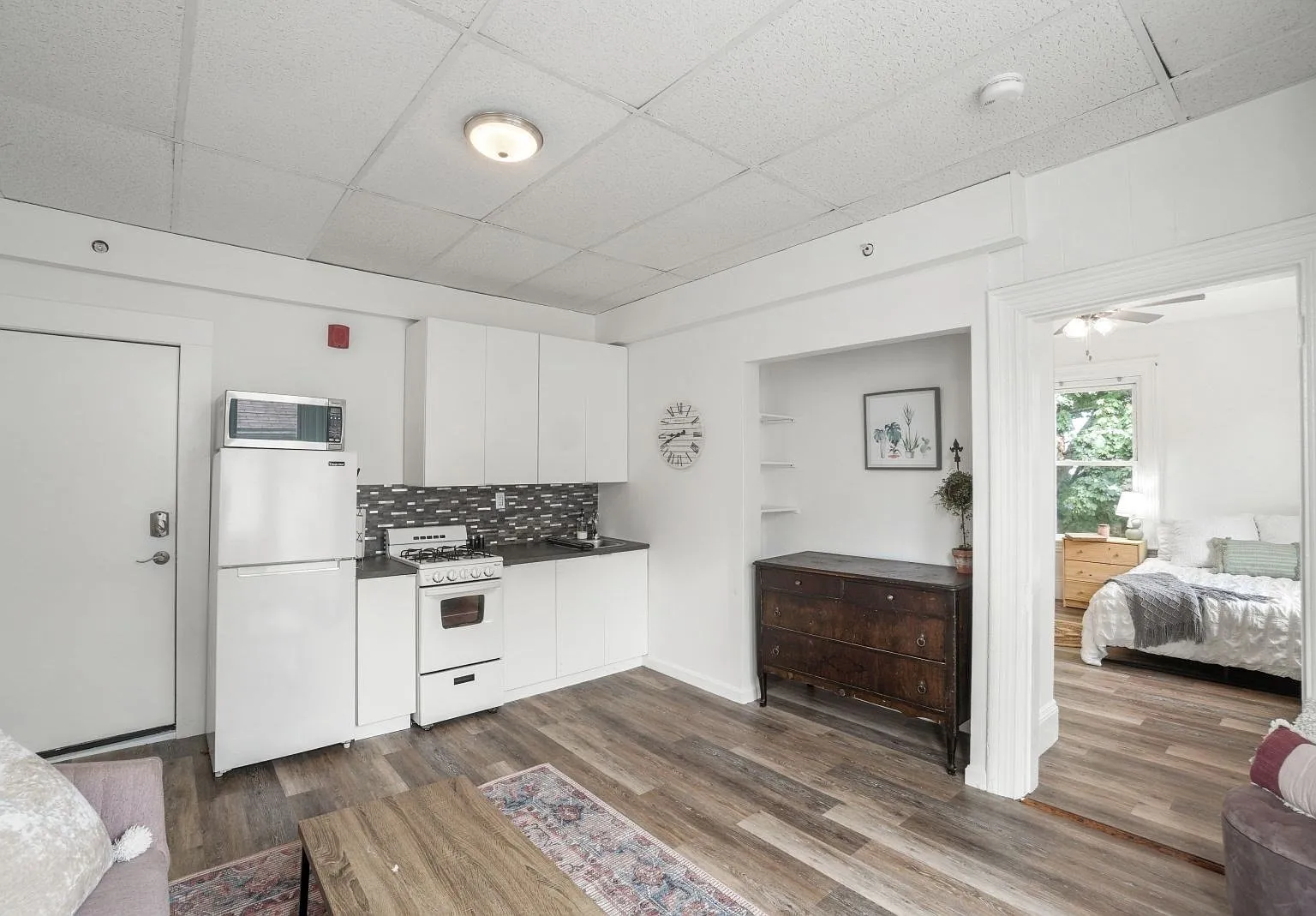 1 bed, 1.0 bath, 465 sqft, $2,350 — Photo 1
