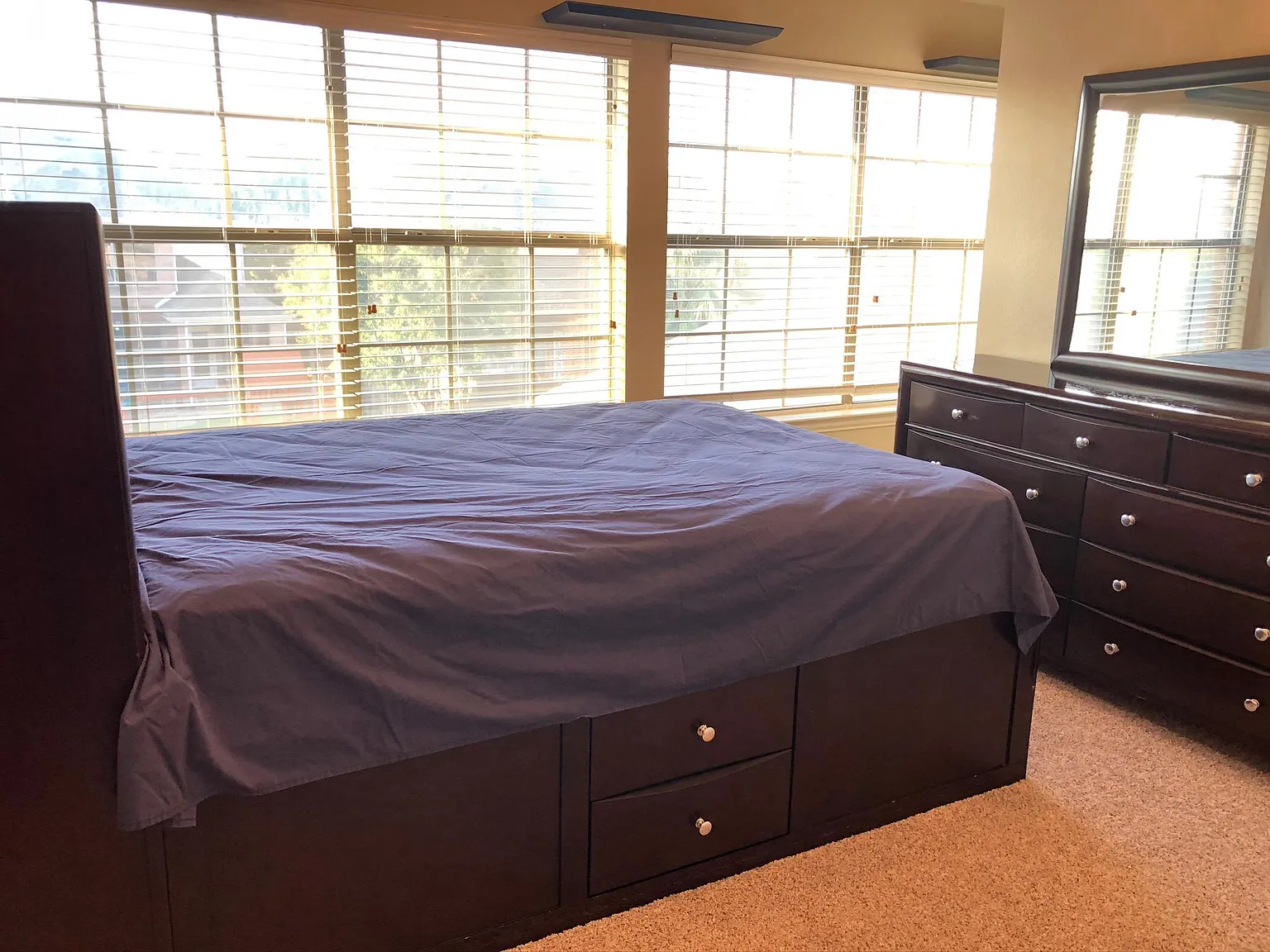 1 bed, 1.5 bath, 1500 sqft, $950 — Photo 1
