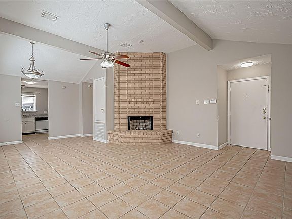 4th image of 7111 Village Lake Dr