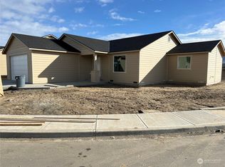 339 S Newark Loop, East Wenatchee, WA 98802