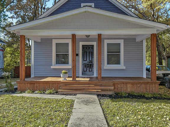 2nd image of 4212 Bell St