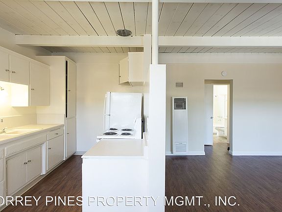 3rd image of 1327 Pacific Beach Dr APT 11