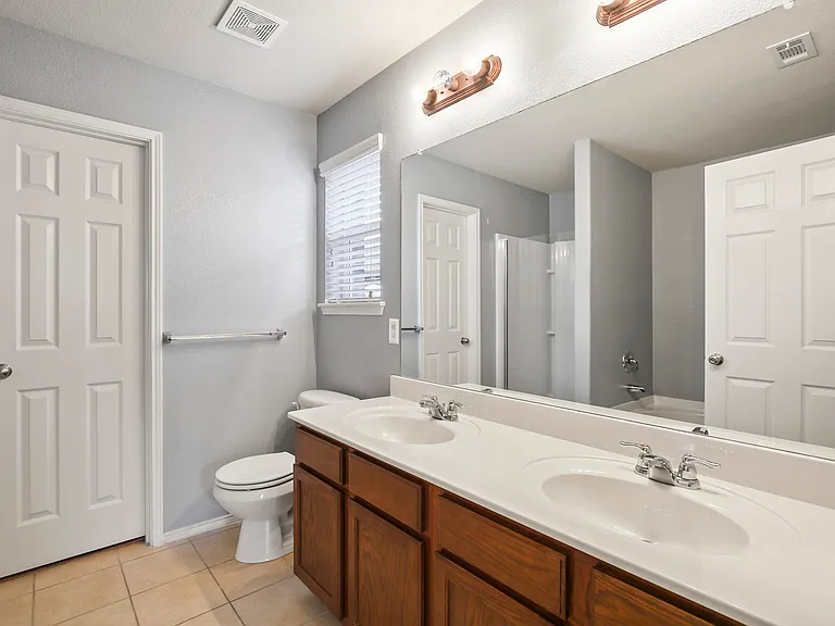 1433 Willoughby Way — Photo 14
