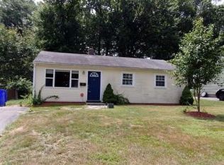 9 Woodcliff St, Springfield, MA 01109