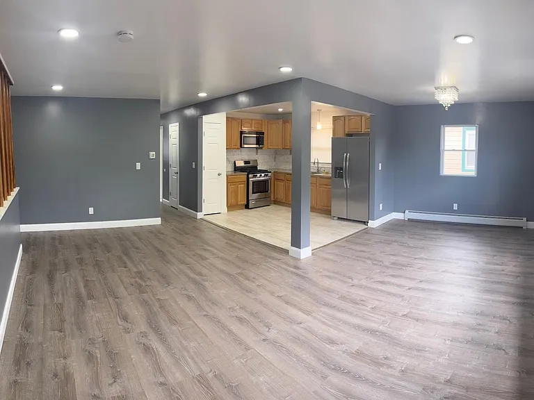 39 Stecher St #2 — Photo 7