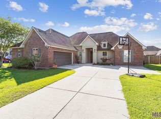 39307 Seaside Ln, Prairieville, LA 70769