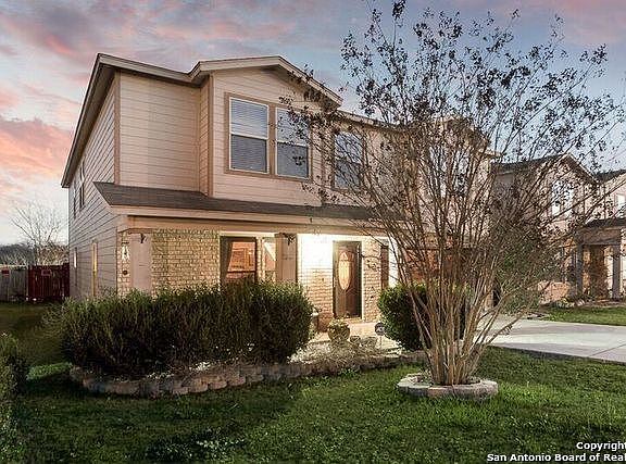 3rd image of 213 Gatewood Fls