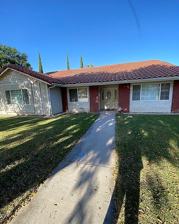 1st image of 7112 Fallbrook Ave