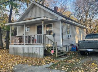 909 W Oakland Ave, Lansing, MI 48915