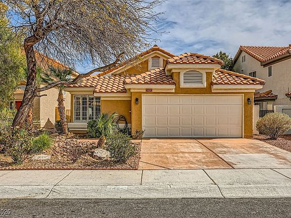 2nd image of 1424 Desert Hills Dr